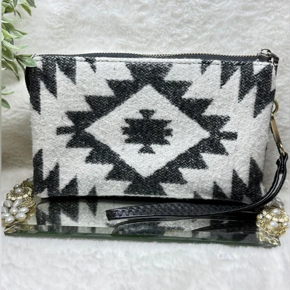 Jen & Co wristlet wallet, Crossbody Bag - Picture 3 of 14